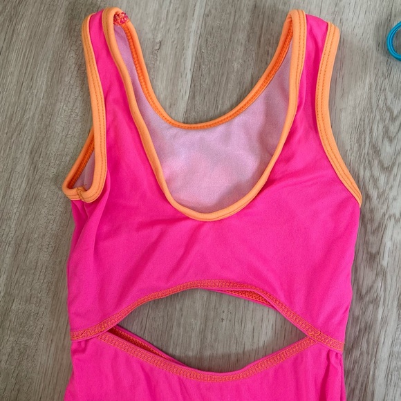 Two Girls Bathing Suits - Picture 4 of 8